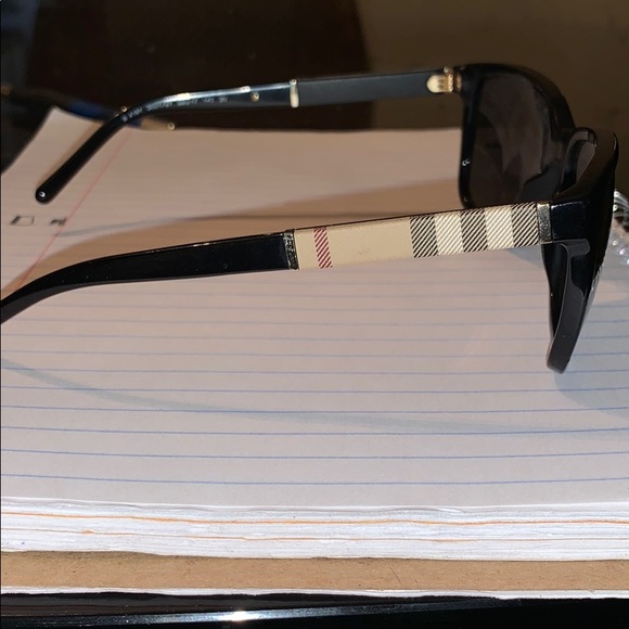 Burberry sunglasses - Picture 3 of 8